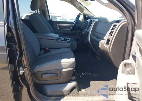 2018 Ram 1500 Big Horn 4X4 6'4 Box z USA, uszkodzony, nr VIN 1C6RR7GG6JS224945